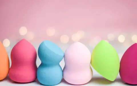 Jaka gąbka do makijażu? Wybierz idealną dla siebie!